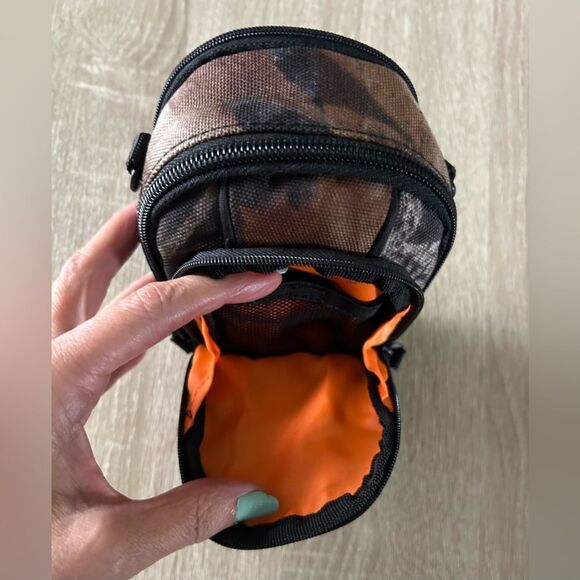 NWOT … CASE LOGIC “Camouflage” Case / Pouch - Picture 3 of 5